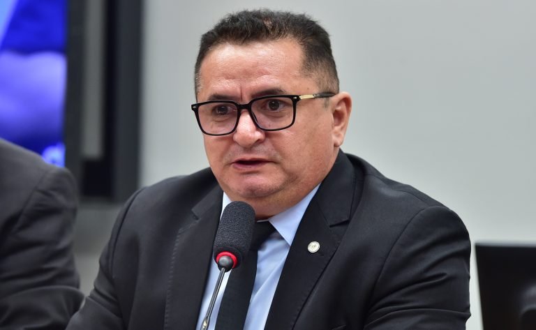 Audiência Pública - Alimentação escolar nos Institutos Federais. Dep. Prof. Reginaldo Veras (PV - DF)