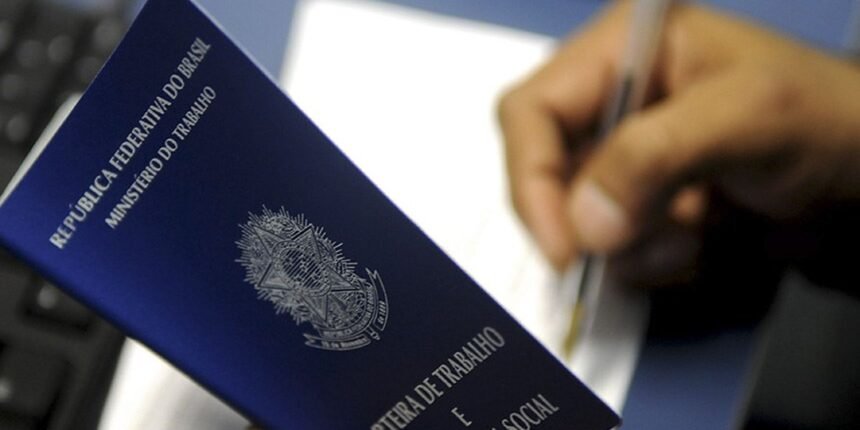 Desemprego recua para 5,6%, a menor taxa desde 2012, mostra IBGE