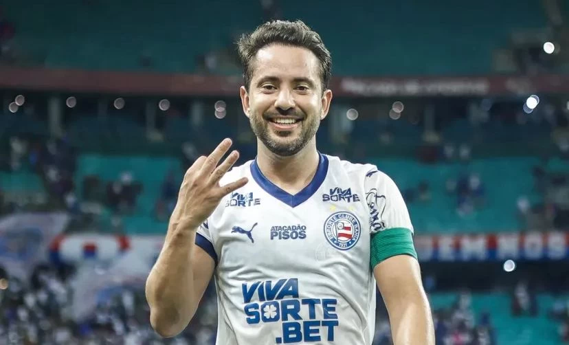 Everton Ribeiro volta aos treinos após cirurgia para tratar câncer de tireoide