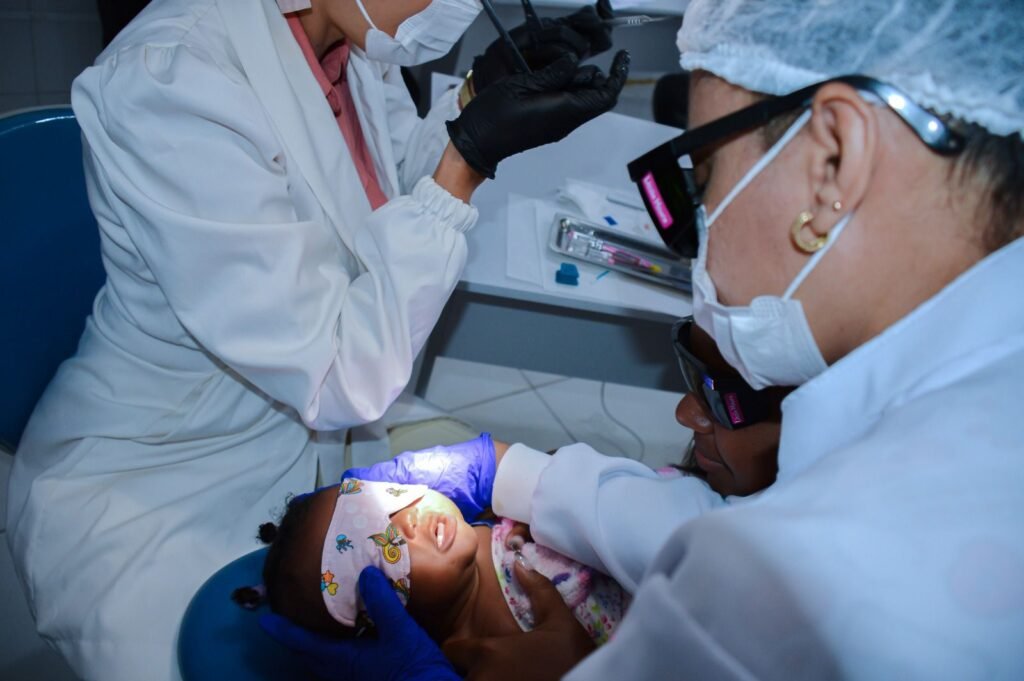 Prefeitura de Lauro de Freitas amplia faixa etária para cirurgias de frenotomia lingual -