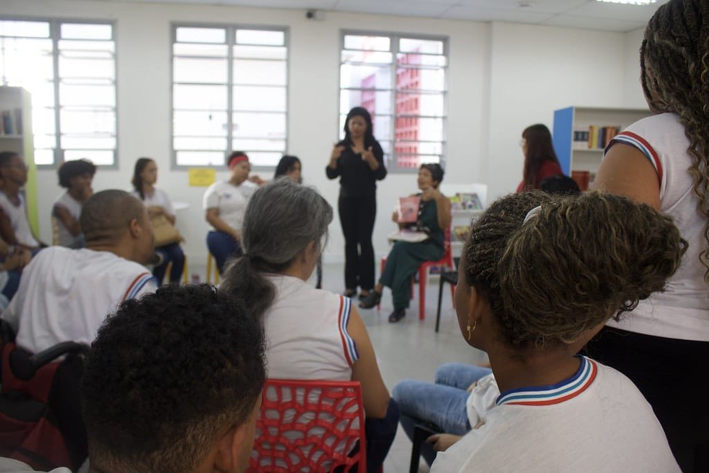 Projeto leva literatura e arte às escolas periféricas de Lauro de Freitas -