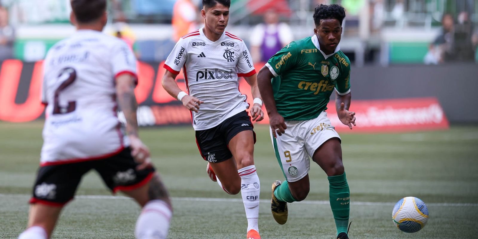 Rádio Nacional transmite ao vivo emoções de Flamengo x Palmeiras