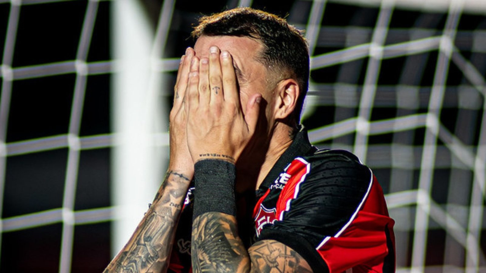 Após 'virada' do Santos, chances de rebaixamento do Vitória aumentam