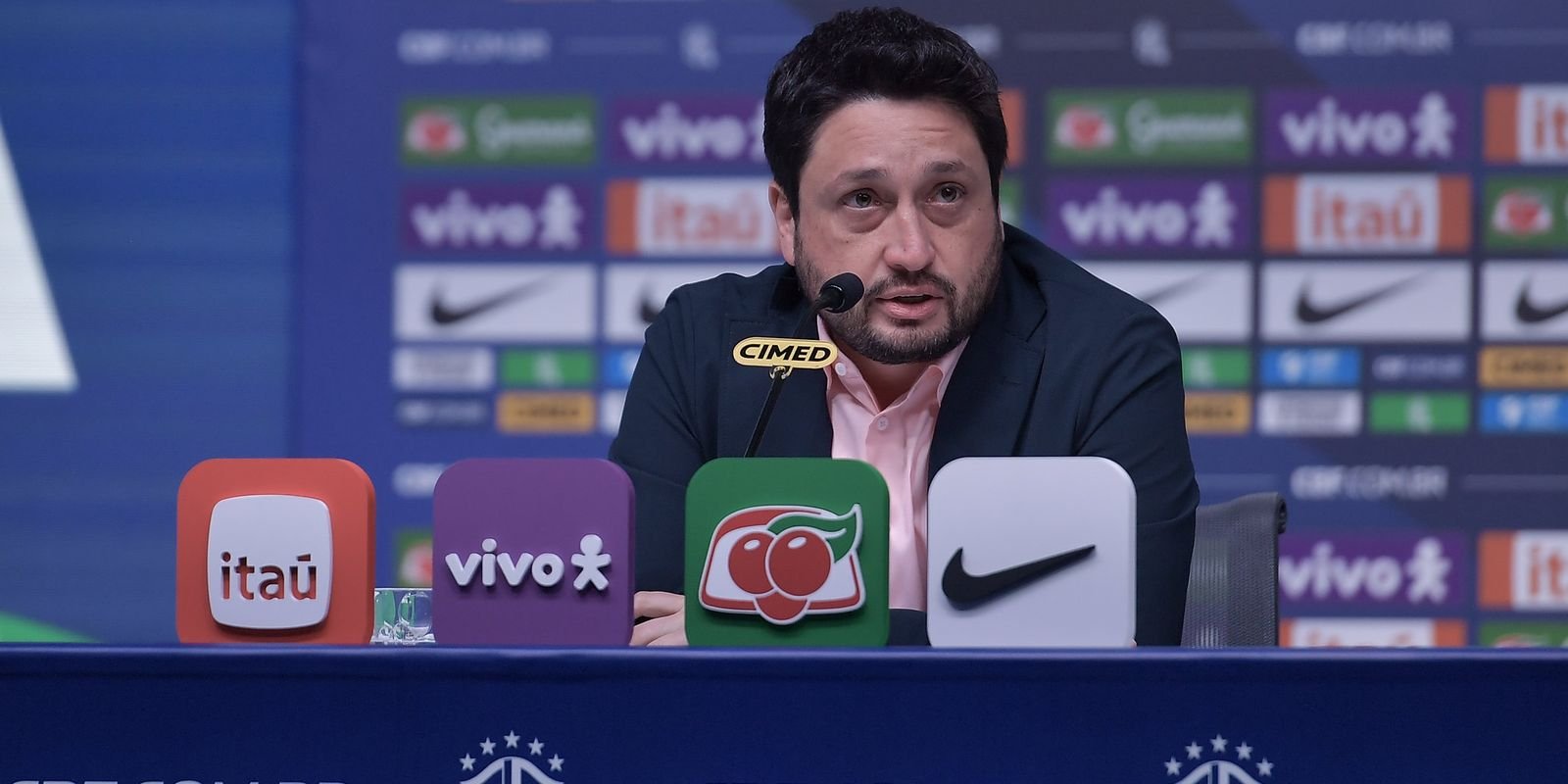 Arthur Elias convocação seleção para últimos amistoso do ano na Europa