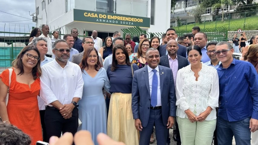 Del Soares celebra 64 anos de Simões Filho com R$ 5 milhões em investimentos na Educação