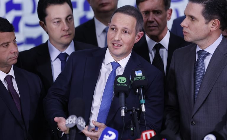 Líder comemora mudança no projeto contra o crime organizado e diz que PT pode votar a favor - Notícias