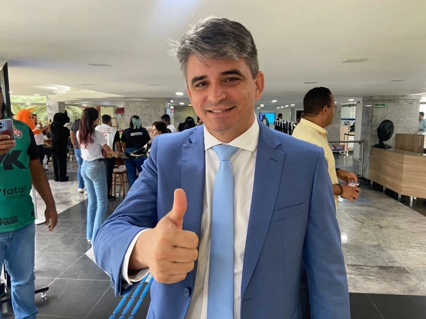 Marcone do Amaral evita confirmar candidatura à presidência do Vitória, mas diz estar disposto a ajudar o clube