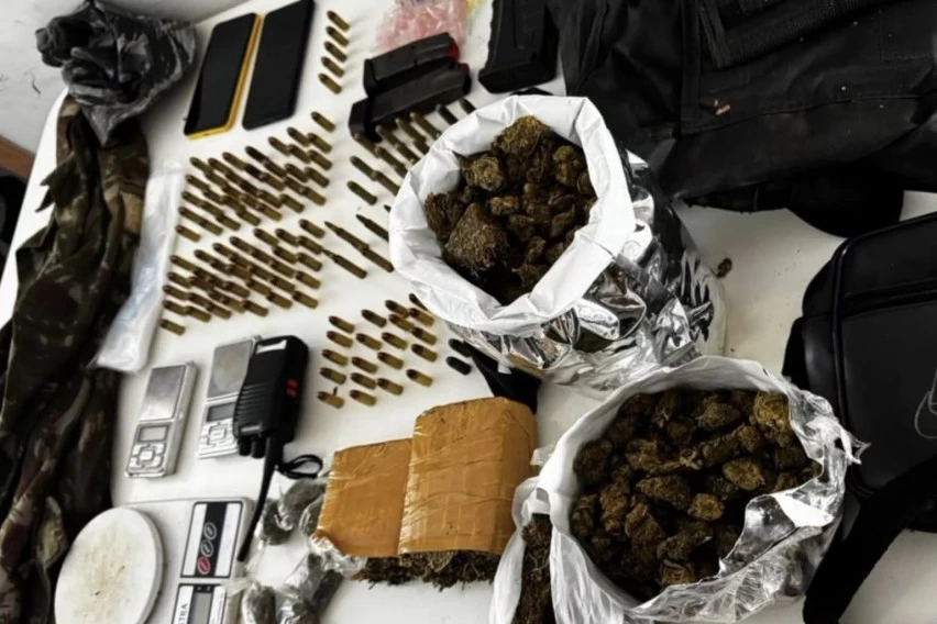 Polícia encontra arsenal e drogas após ação conjunta em Maragogipe