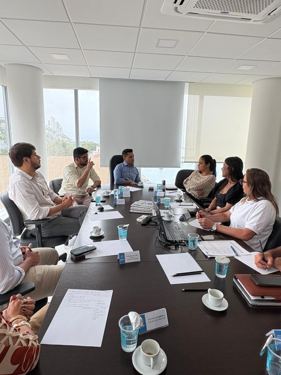 Prefeita Débora Regis conhece o Morar Melhor e avalia implantação de ações habitacionais em Lauro de Freitas -