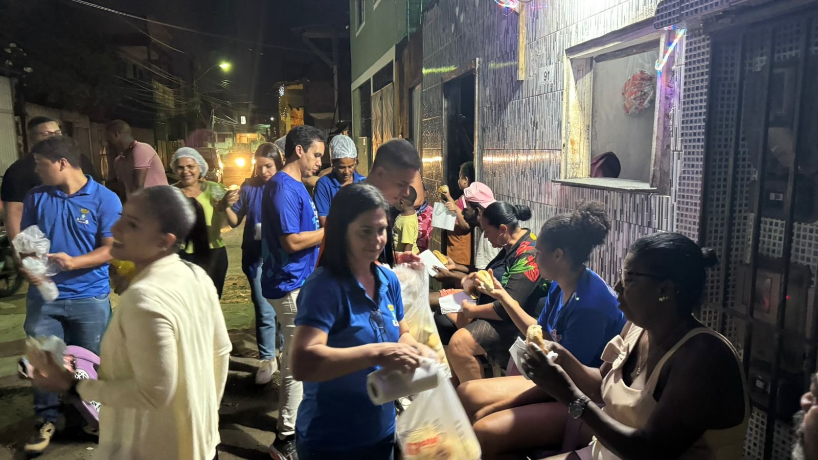 Prefeitura mantém ações constantes de suporte às famílias após as chuvas em Lauro de Freitas -