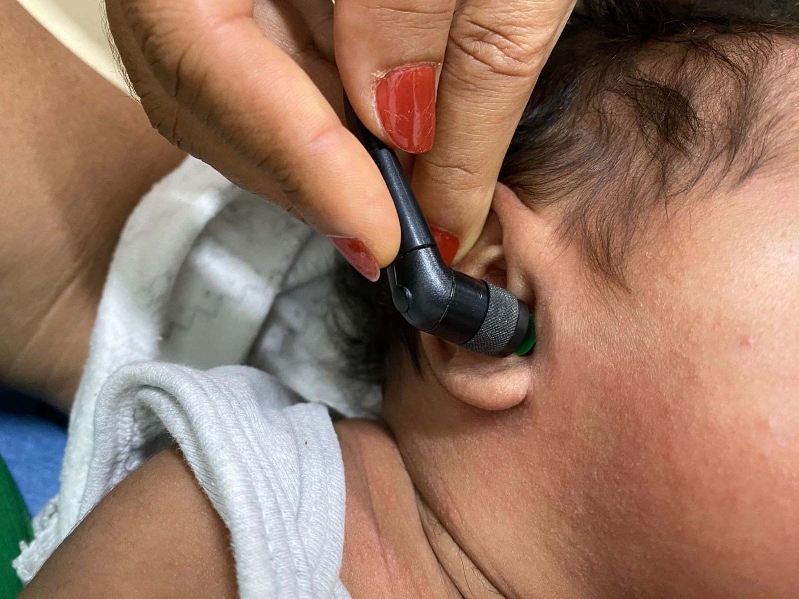 Prefeitura retoma avaliações preliminares do “Teste da Orelhinha”