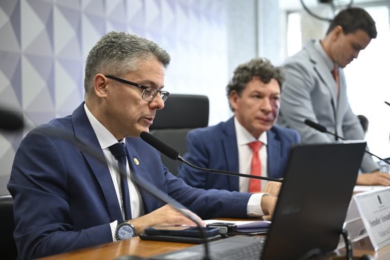 Comissão mista vota medida provisória da proteção de dados nesta quarta - Notícias