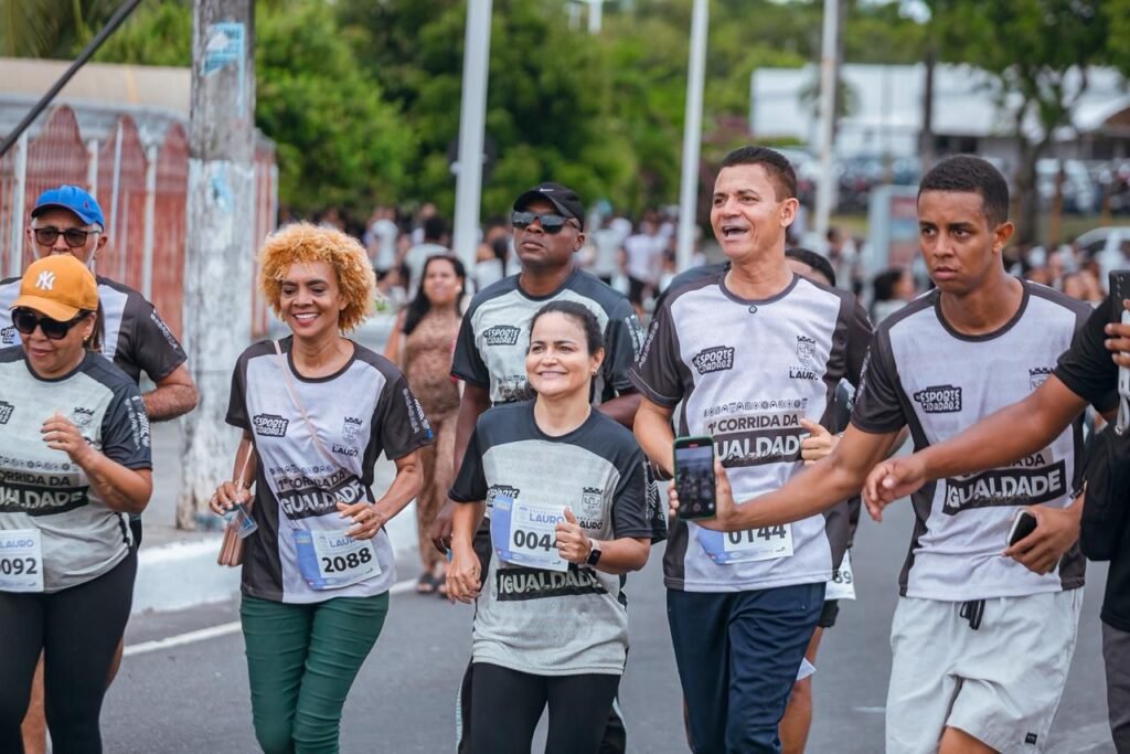 Corrida da Igualdade em Lauro de Freitas reúne atletas e marca o encerramento do Novembro Negro -