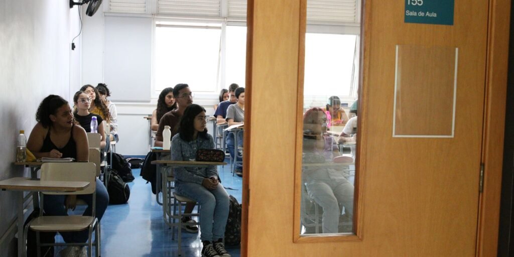 Fuvest divulga lista de aprovados e locais de provas para 2ª fase