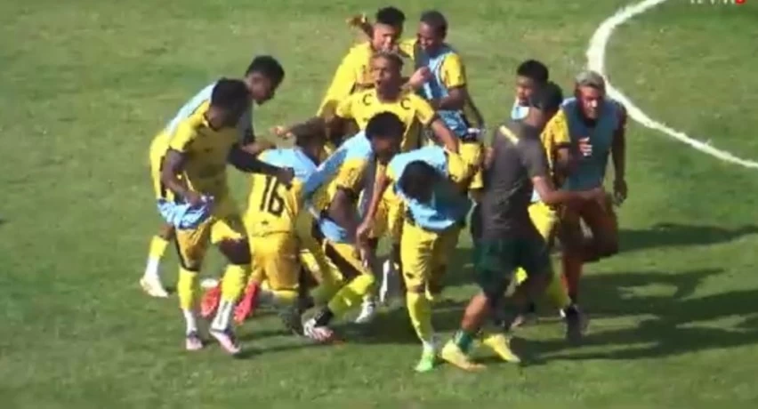 Jonatas marca golaço e Santo Amaro ganha do Coaraci