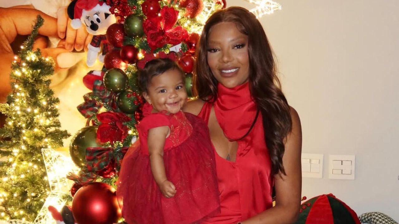 Momento fofura! Ludmilla compartilha primeiro Natal com Zuri; confira