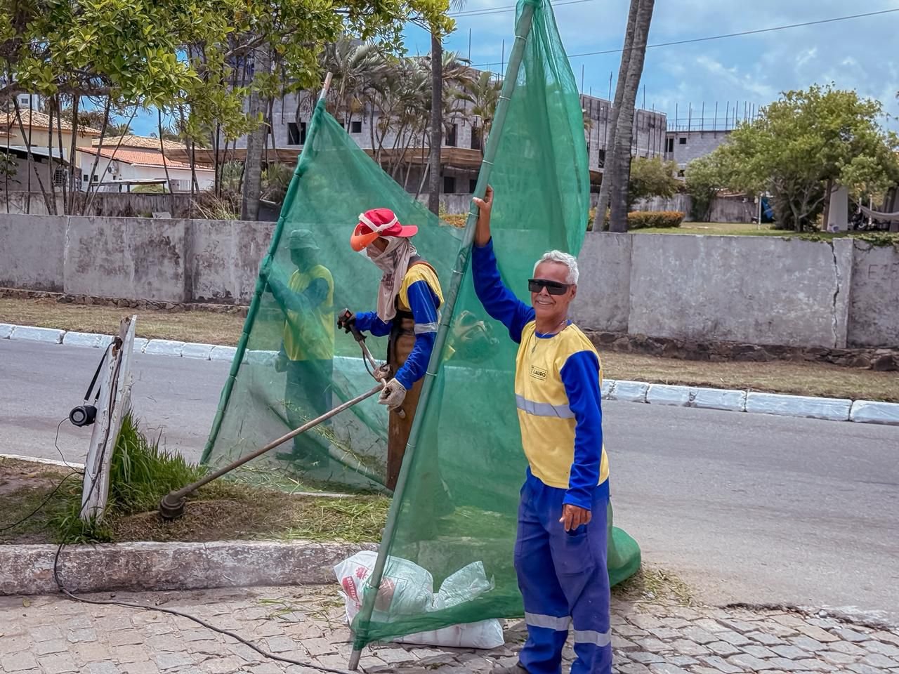 Mutirão de limpeza revitaliza a Rua Carlos Conceição em Buraquinho -