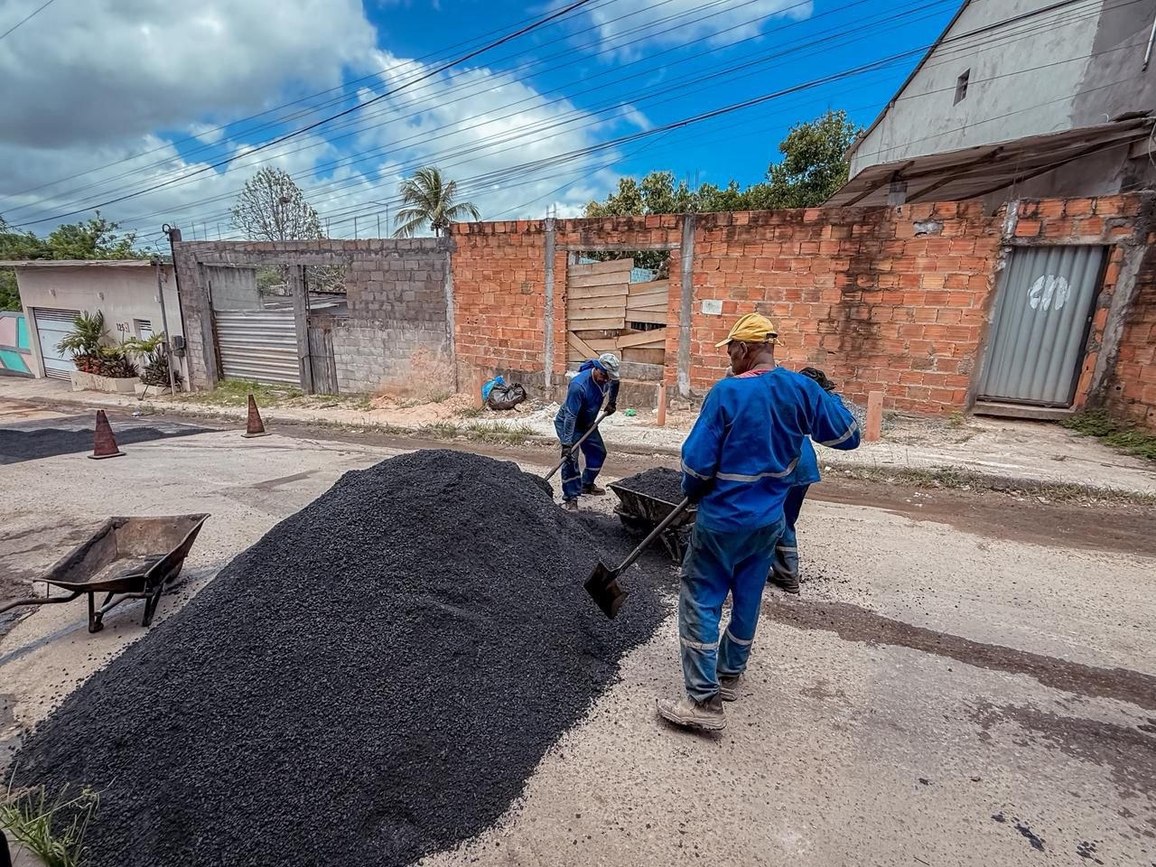 Portão e Areia Branca recebem serviços da Operação Buraco Zero -