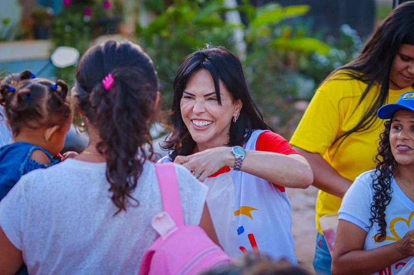 Prefeita Juliana Araújo fecha quinto ano de gestão com aprovação recorde de 83,8%