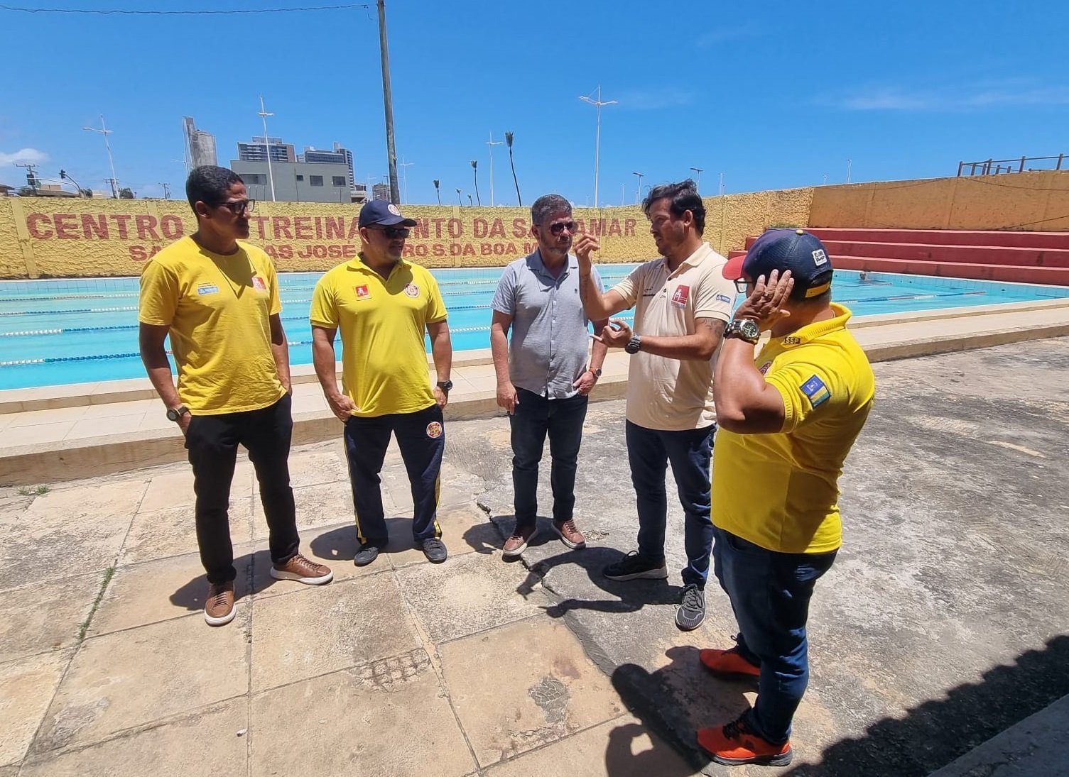 Prefeitura visita estrutura do Salvamar para fortalecer salvamento aquático nas praias de Lauro de Freitas -