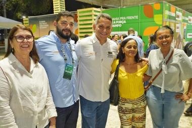 Seagri celebra 130 anos com homenagem a ex-secretários e parceiros durante a Fenagro | SECOM