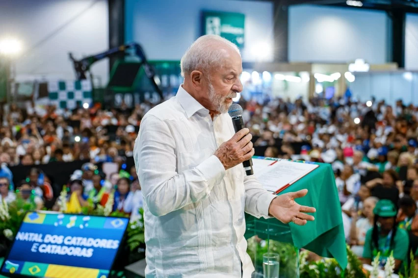 Governo Lula reduz verba da alfabetização e investimentos caem 42% em 2025