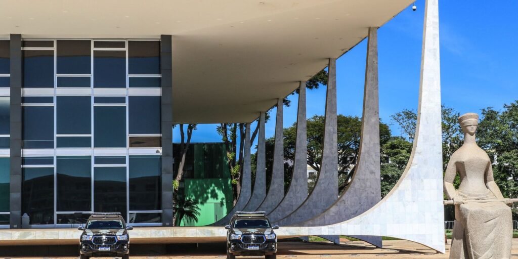 Moraes manda prender Filipe Martins, ex-assessor de Bolsonaro