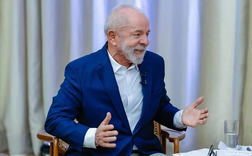 Presidente Lula recebe alta hospitalar após passar por cirurgia de catarata