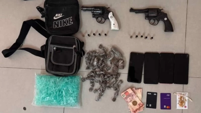 Troca de tiros com a PM termina com dois mortos e apreensão de armas em Eunápolis