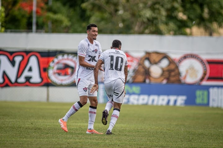 Vitória leva gol de bicicleta e segue sem vencer no Baianão