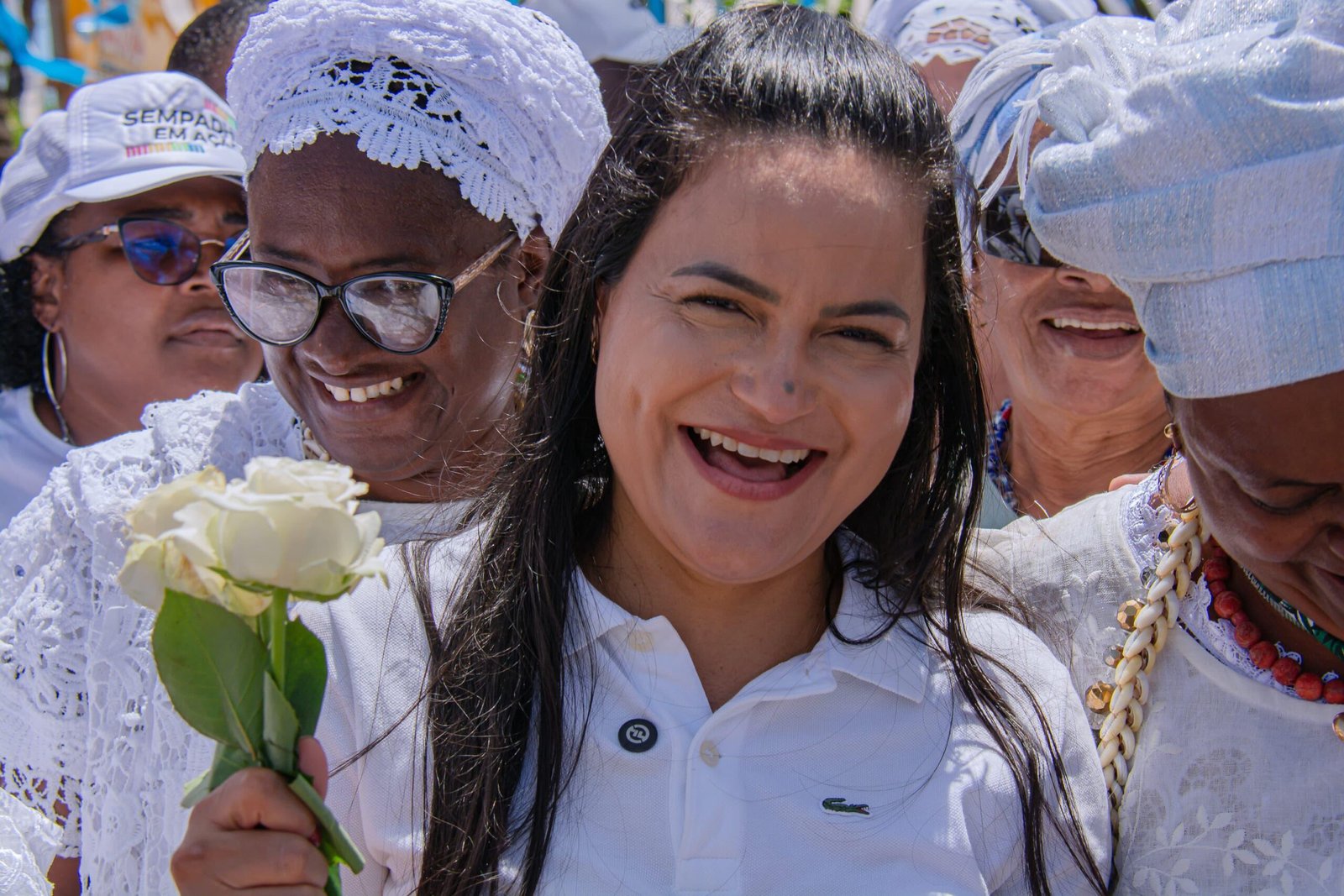 Prefeita Débora Regis participa da Festa de Iemanjá e reforça respeito à diversidade religiosa -