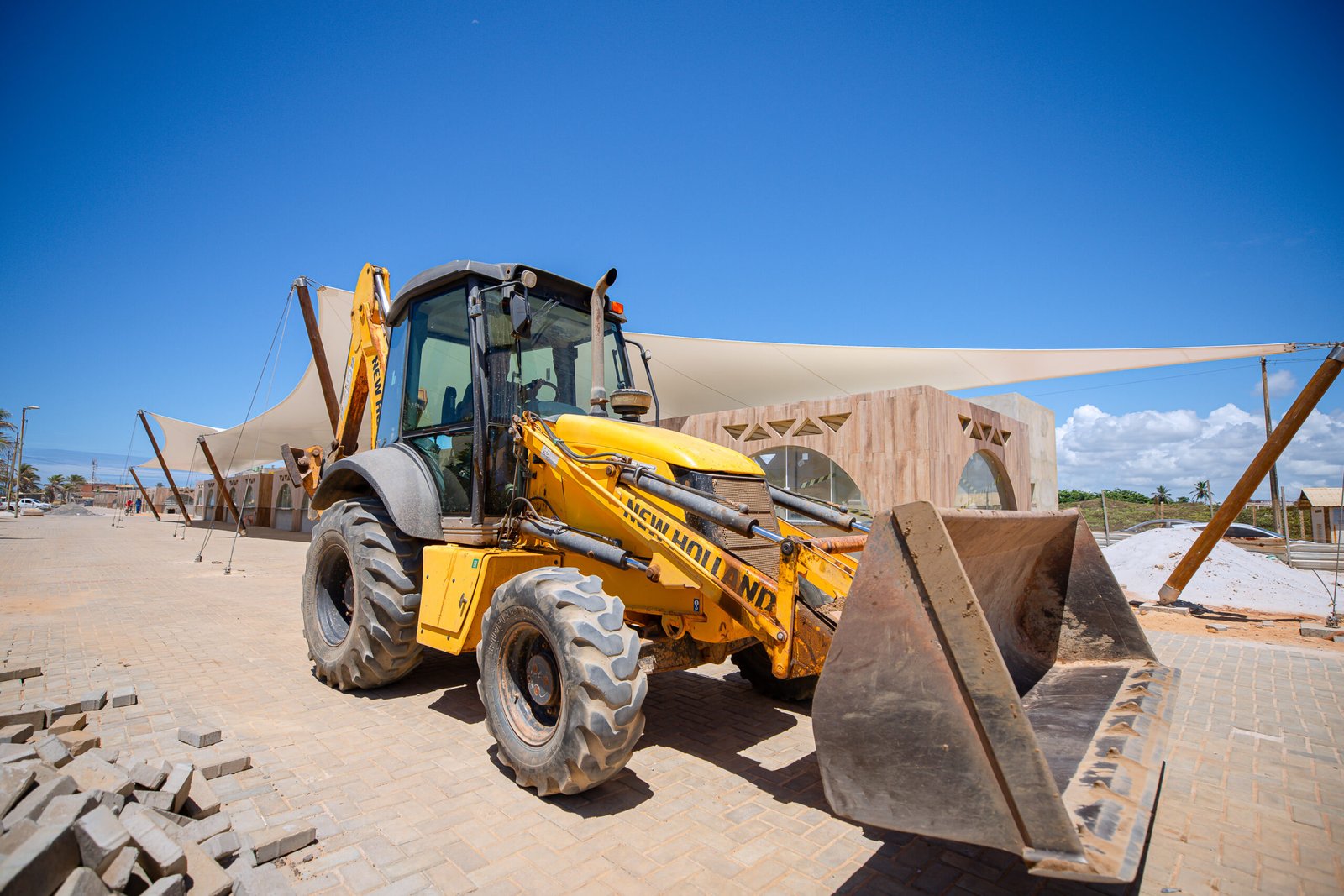 Prefeitura avança com as obras de requalificação da orla de Ipitanga -