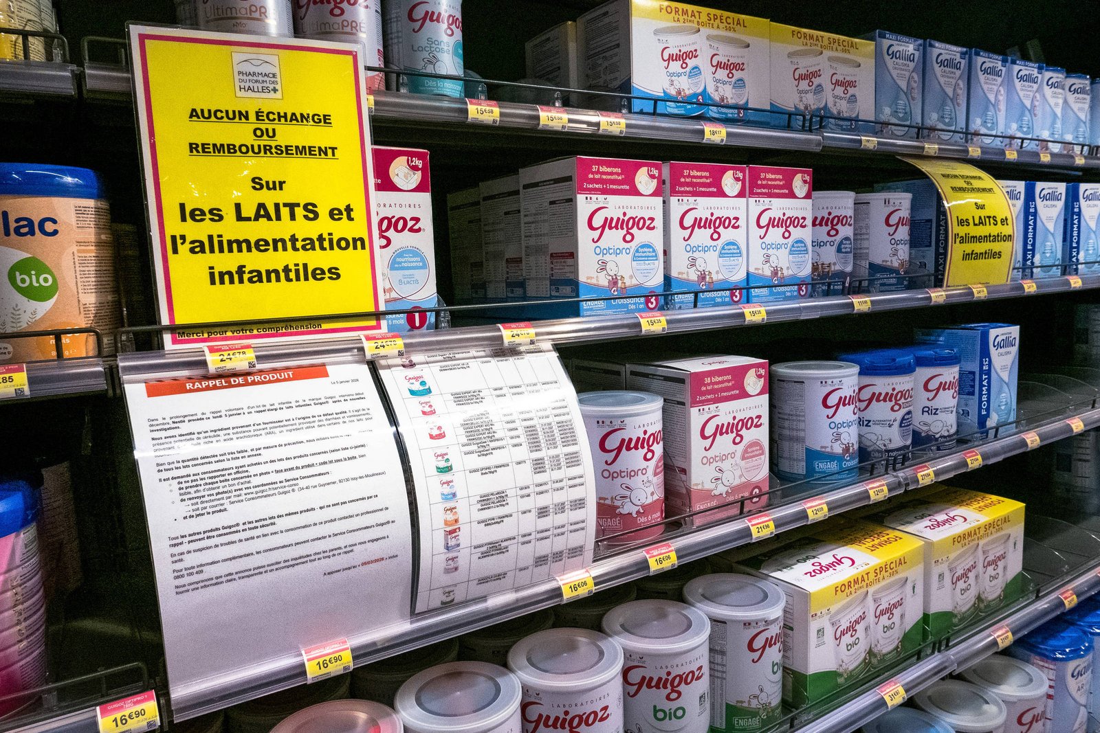 Bebê testa positivo para toxina ligada a recalls de fórmula infantil na França