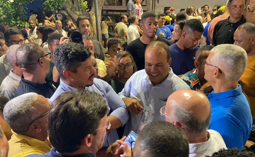 Flaviano aponta clima de mudança e elogia postura de ACM Neto