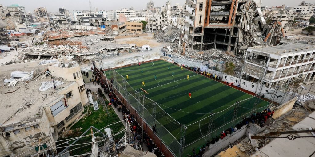 Futebol volta a campo de Gaza, em meio a perdas e ruínas da guerra