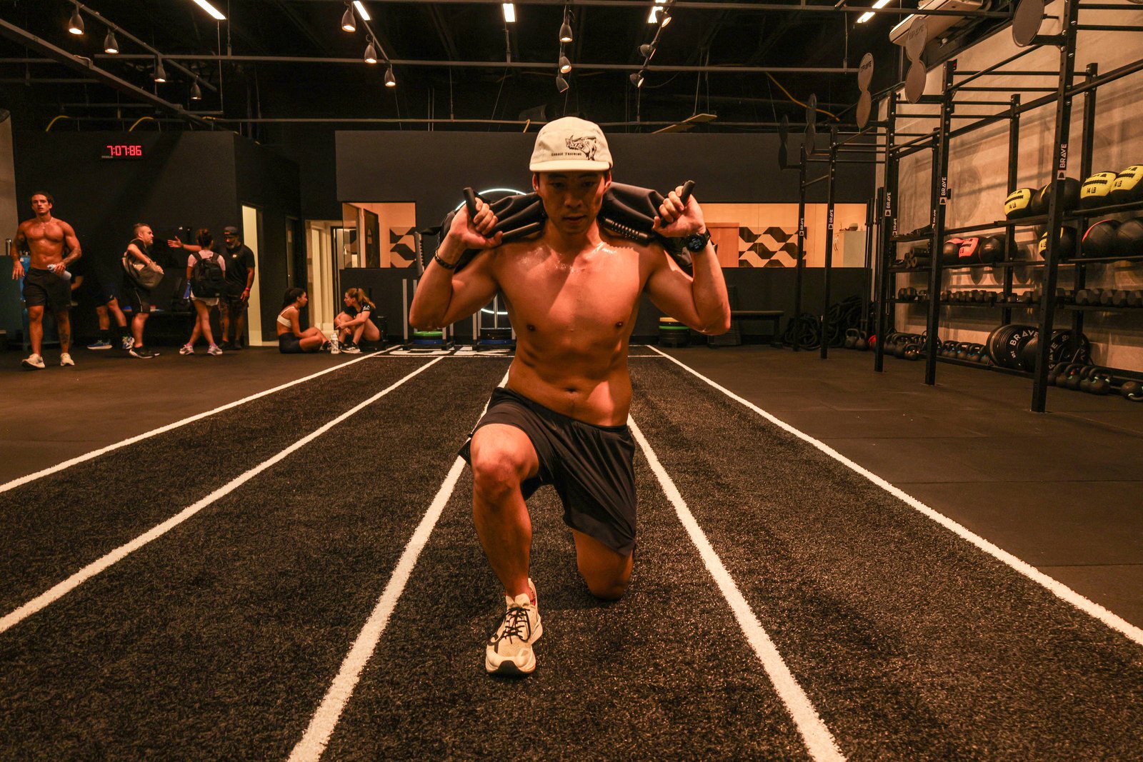 Hyrox ganha espaço no Brasil com corrida e treinos adaptados de crossfit