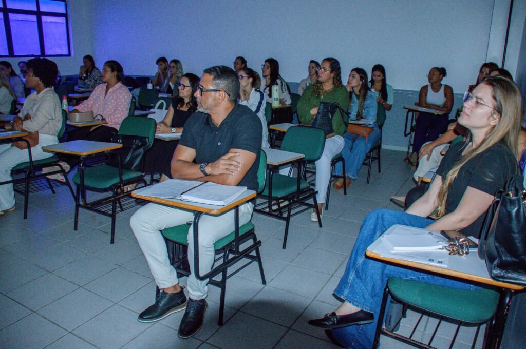 Prefeitura capacita profissionais para inserção gratuita de implante contraceptivo na rede municipal de saúde