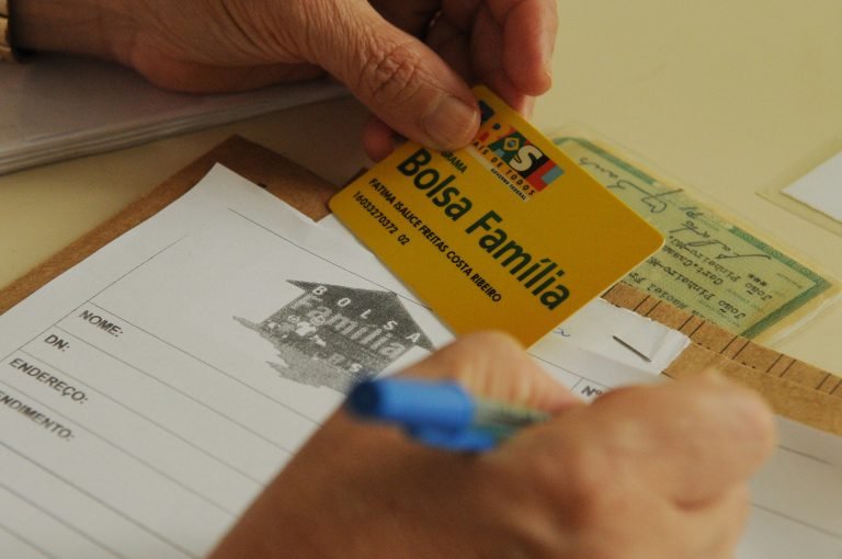 Assistência Social - geral - Bolsa Família programas assistenciais