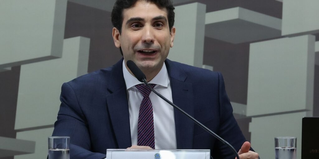 Galípolo vê Brasil mais protegido da volatilidade que outros países