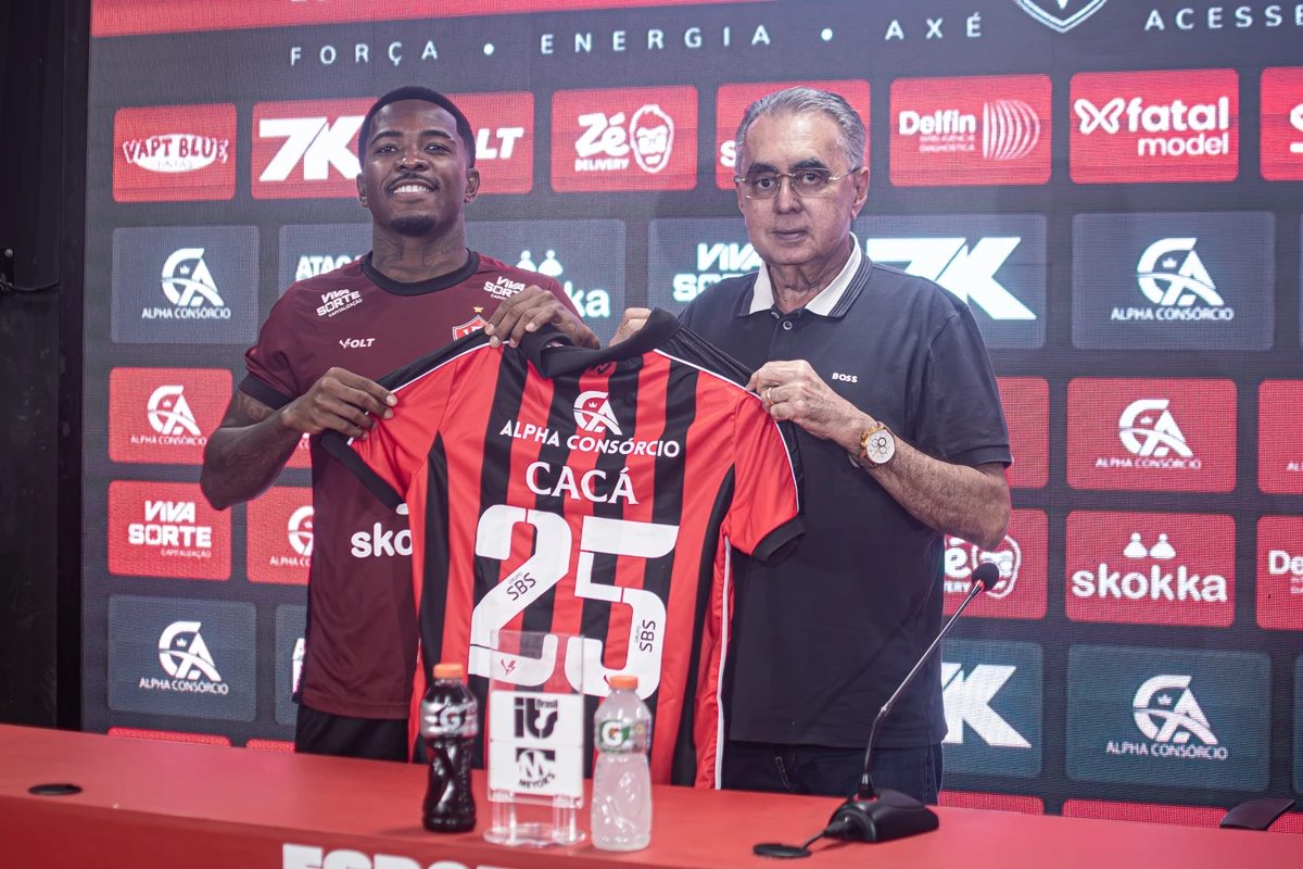 NOVIDADE: Vitória apresenta Cacá para reforçar defesa após início instável na temporada