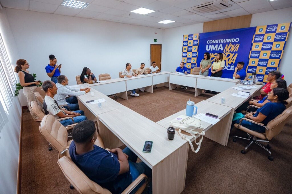 Prefeitura de Lauro de Freitas promove reunião e reativa Comitê Municipal LGBTQIAPN+ -
