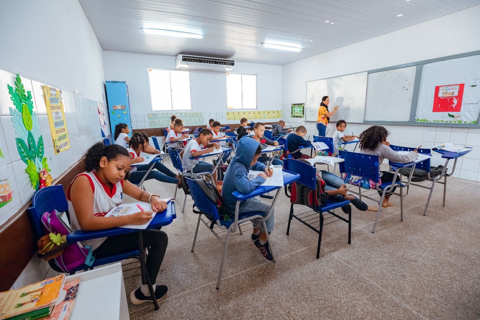Lauro de Freitas avança na construção de políticas educacionais com publicação de novas portarias -