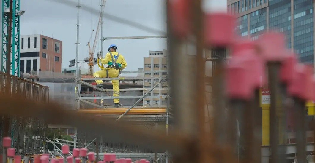 Construção empregou 2,5 milhões e pagou média de 2,1 salários mínimos