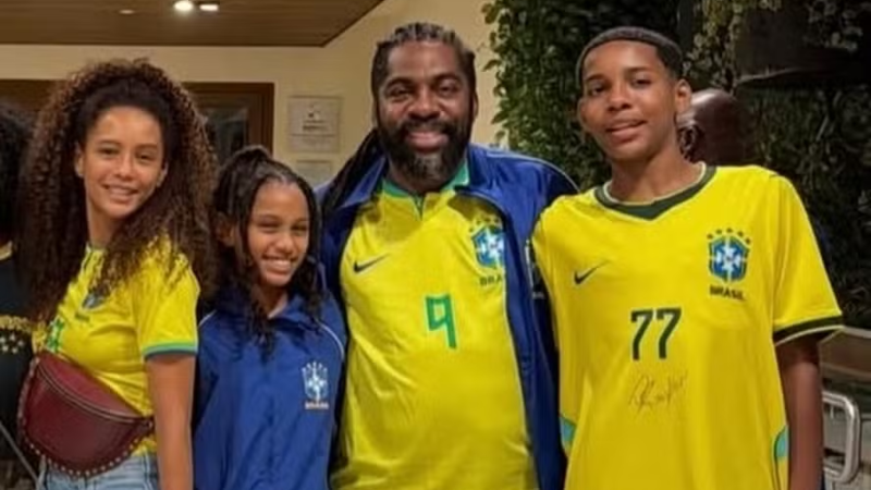 Filhos de Taís Araújo e Lázaro Ramos roubam a cena em rara aparição pública