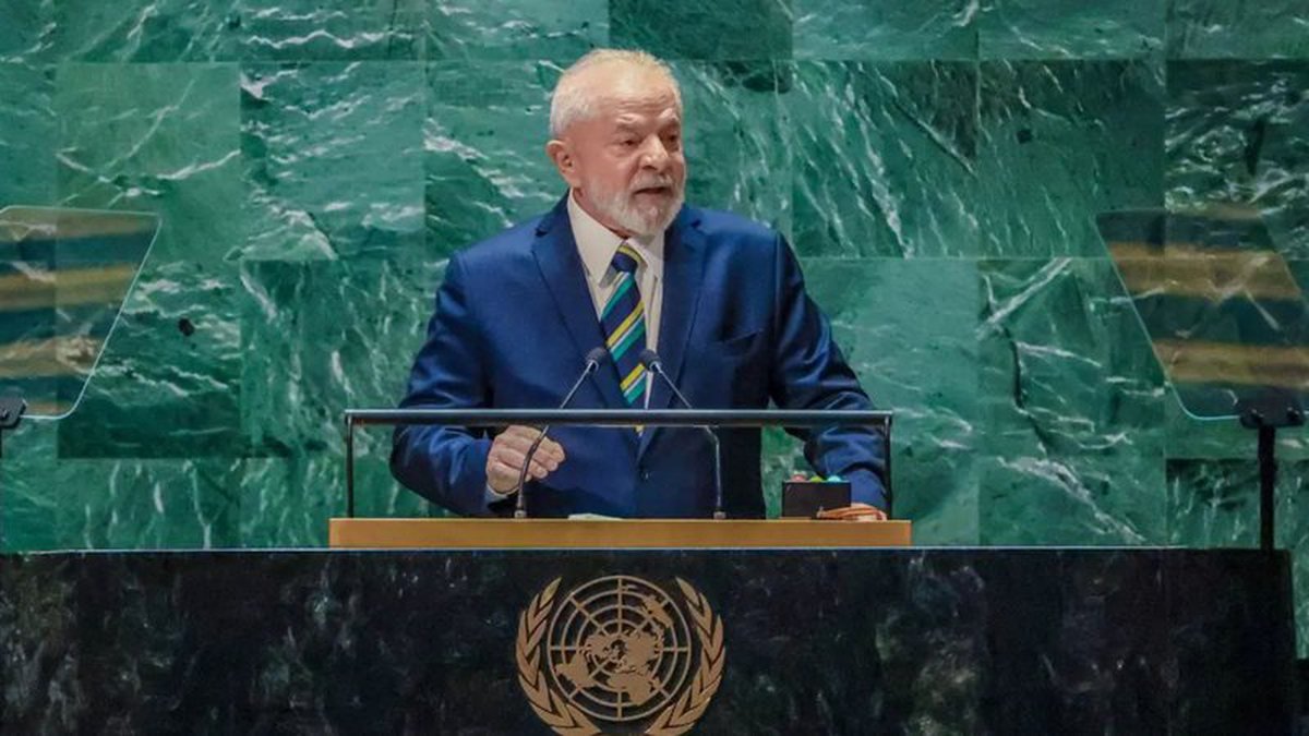 Lula vê novo tarifaço dos EUA como "inconsistente" e aciona Itamaraty