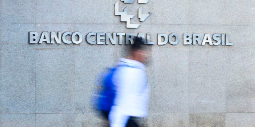 Mercado eleva projeção de inflação e vê Selic em 14% ao ano em 2026