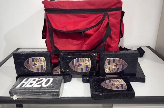 Motociclista joga caixa térmica com quase 10 kg de cocaína pura ao ver o PETO na BR-135