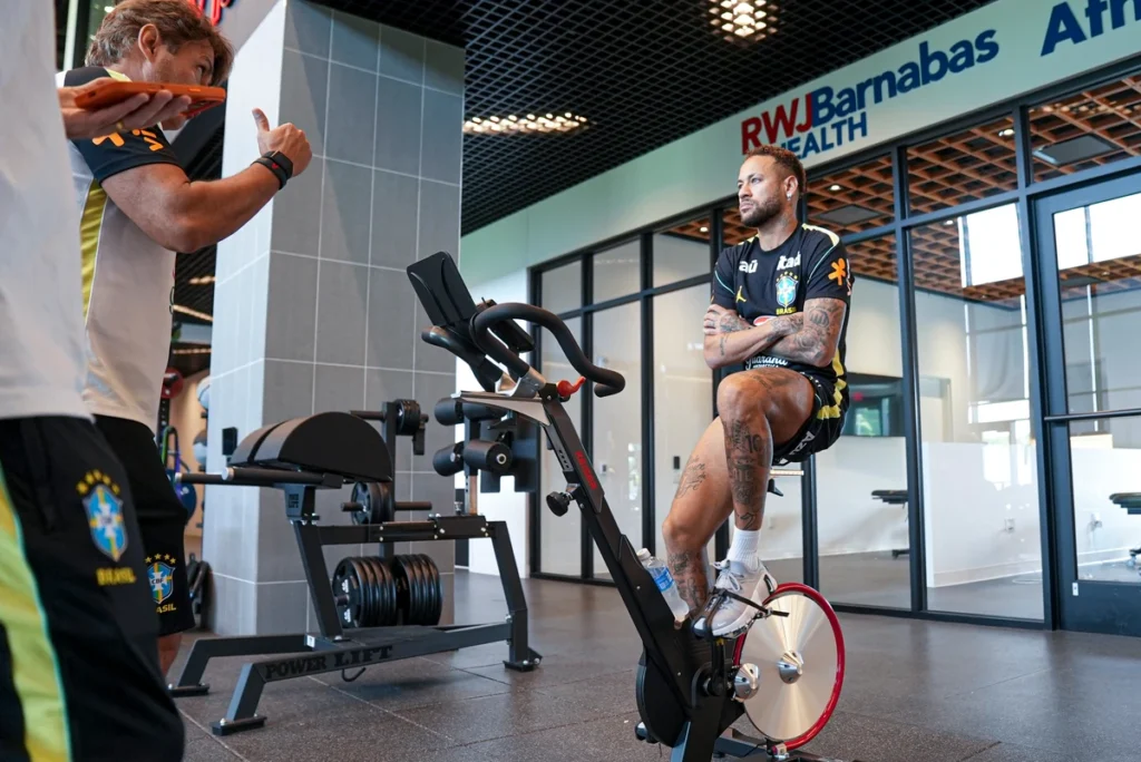 PRONTO PARA ESTREIA? Exame traz notícia positiva sobre Neymar antes da estreia do Brasil na Copa do Mundo