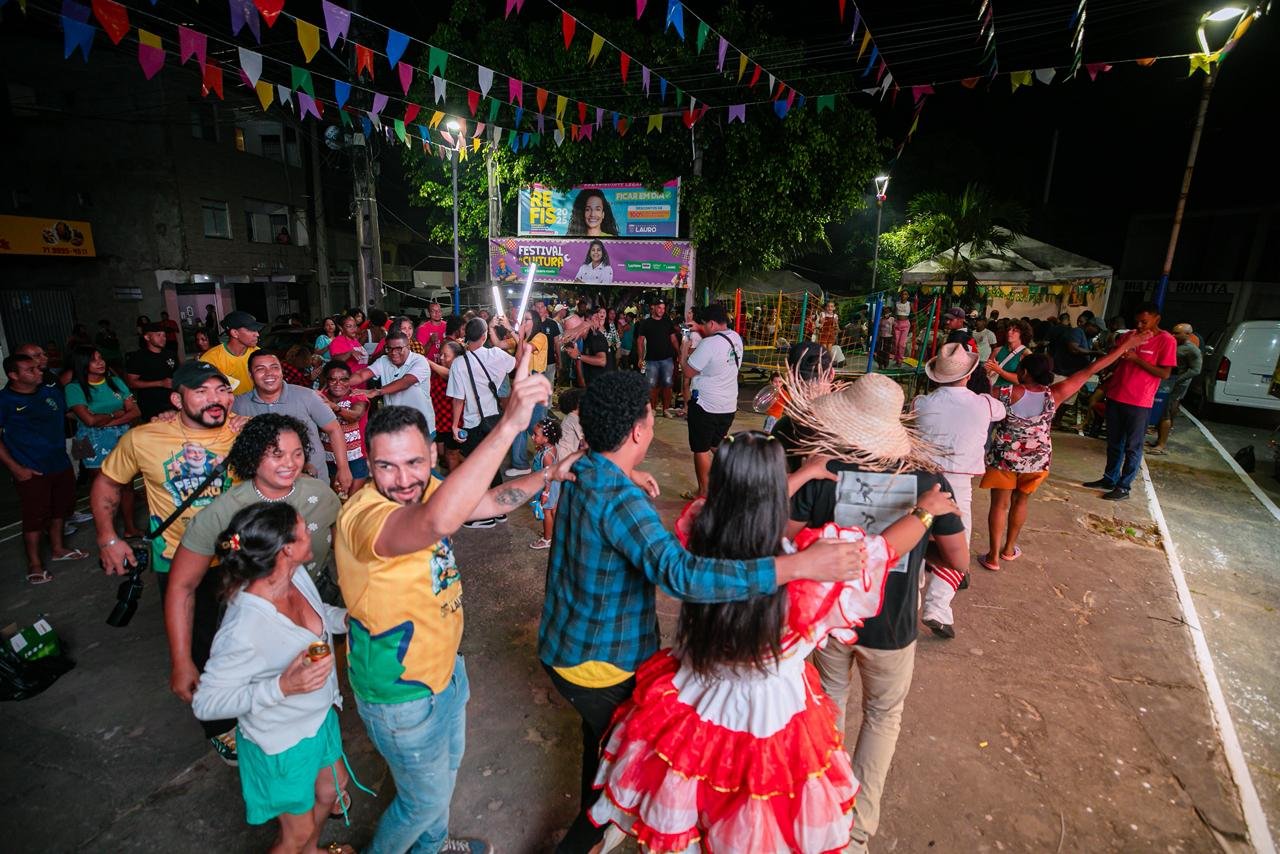 Primeira noite do Esquenta Pedrão 2026 reúne famílias e anima público em Areia Branca -
