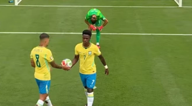 Após eliminação do Brasil, Vini Jr. pede desculpas à torcida